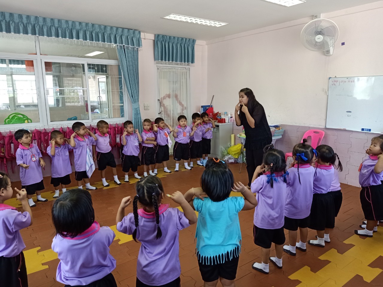 📸✨ หนึ่งวันแสนสนุกของหนูน้อย! เก็บตกภาพกิจกรรมประจำวันสุดน่ารัก 🎒🎨 - รูปที่ 14